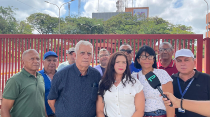 Bauxilum denuncian impagos