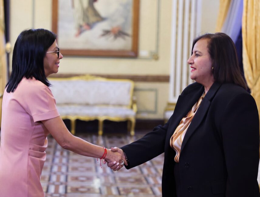 La presidenta se reunió con la delegación de oposición.