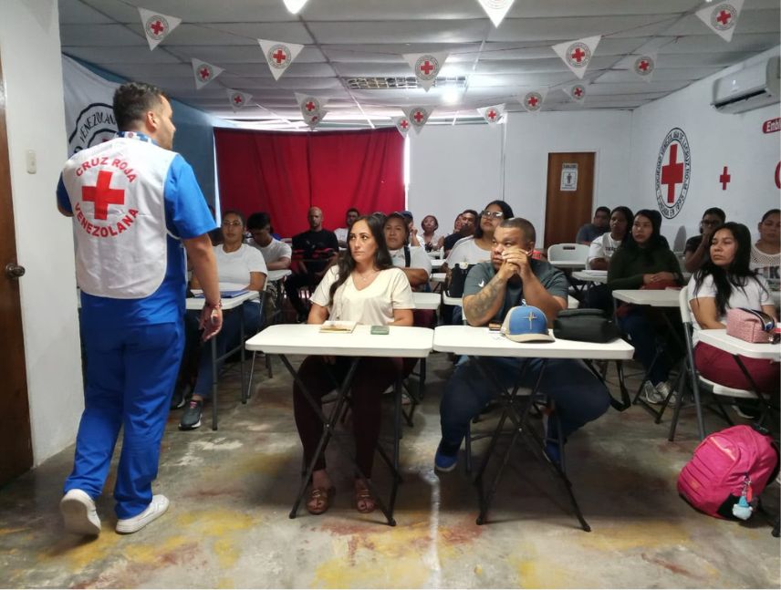 Jornada de capacitación de nuevos voluntarios de la Cruz Roja en Ciudad Bolívar, estado Bolívar.