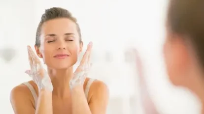 Tips para quitar el brillo facial de forma natural