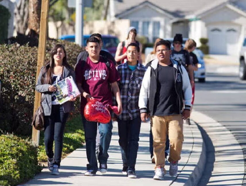 Latinos generan 1,07 billones de dólares en California