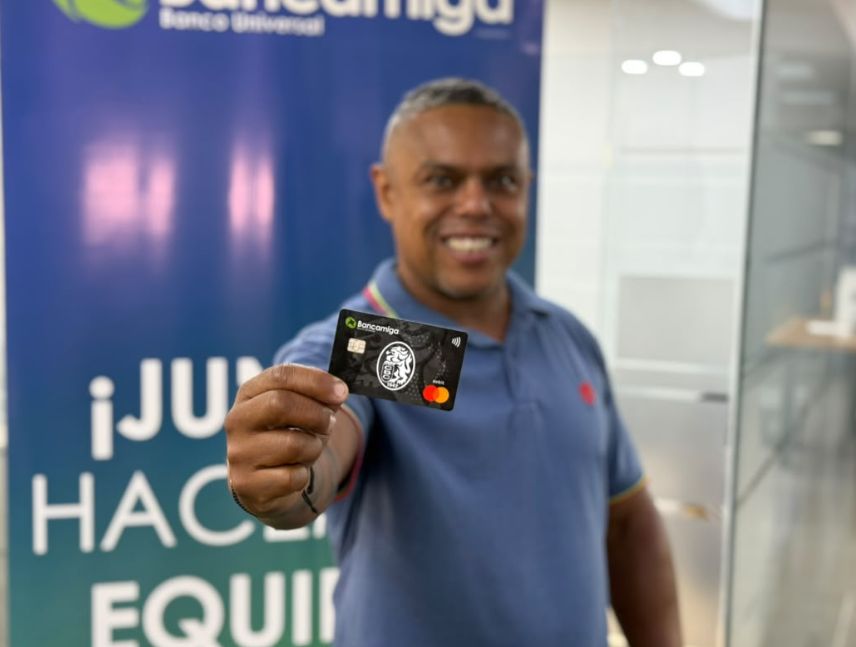 Bancamiga lanza tarjeta de débito de los Leones del Caracas