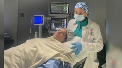 Karina se recupera tras ser operada de las cuerdas vocales