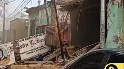 Colapsa fachada de una escuela en Carúpano