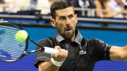 Djokovic busca su título 102 tras descalificación de Medvedev