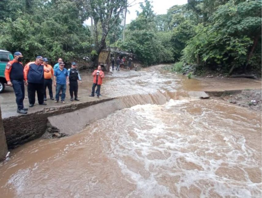 Dos adolescentes fueron arrastrados por un río en Miranda