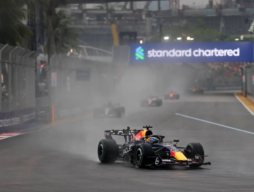 Russell se estrella y Verstappen gana el sprint de la F1