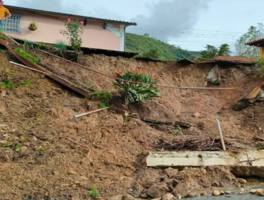 Lluvias causan afectaciones en tres municipios de Mérida