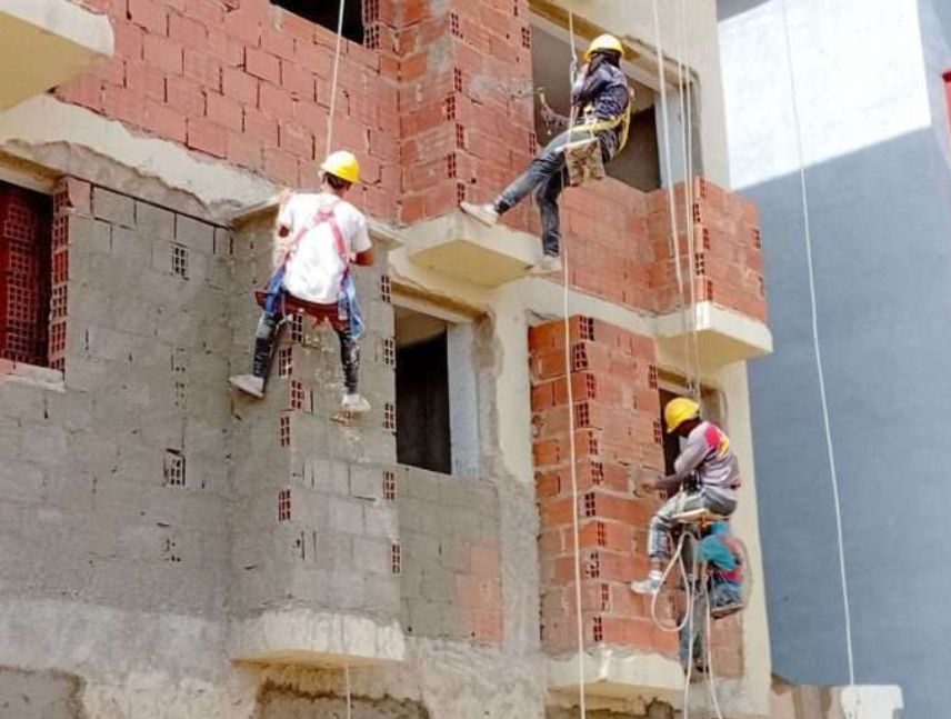Más de 500 condominios reciben créditos tras terremotos