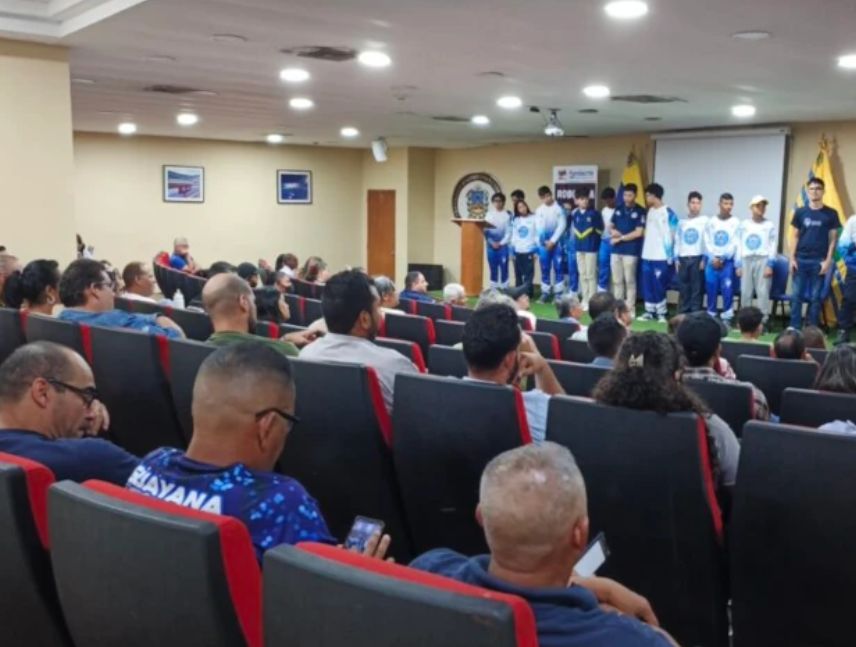 Bolívar desarrolla primer Congreso Regional de Robótica Educativa