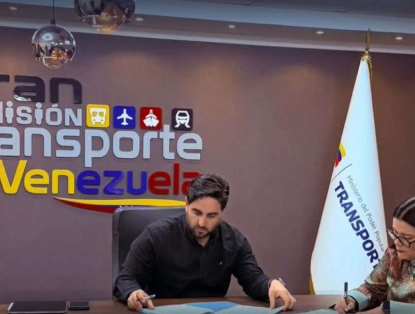 Firman acuerdo para fortalecer el transporte marítimo nacional