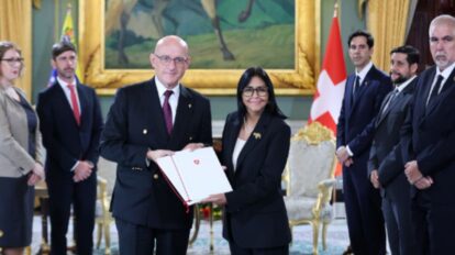 Delcy Rodríguez recibe Cartas Credenciales de cuatro nuevos embajadores