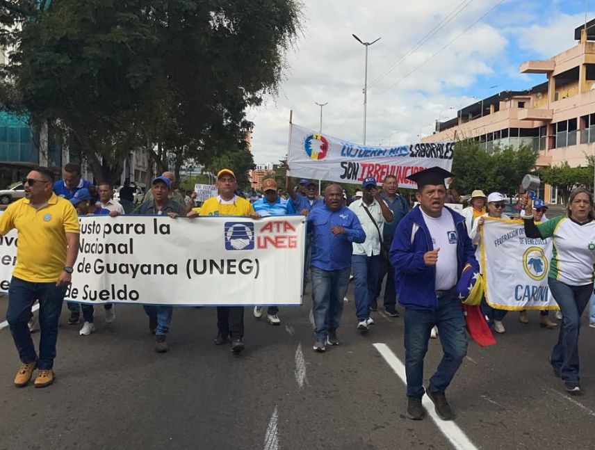 Gremios marchan por ajustes salariales en Puerto Ordaz
