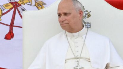 Papa León XVI vuelve a sus funciones tras cirugía de pulmón
