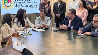 AN de 2015 se reúne con abogados