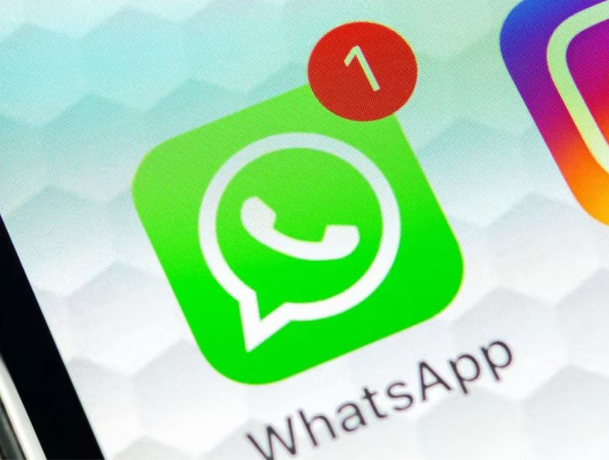 Cómo reconocer la app falsa que suplanta a WhatsApp