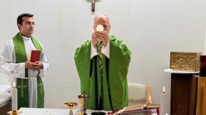 El Vaticano publica las primeras fotos de León XIV tras su cirugía