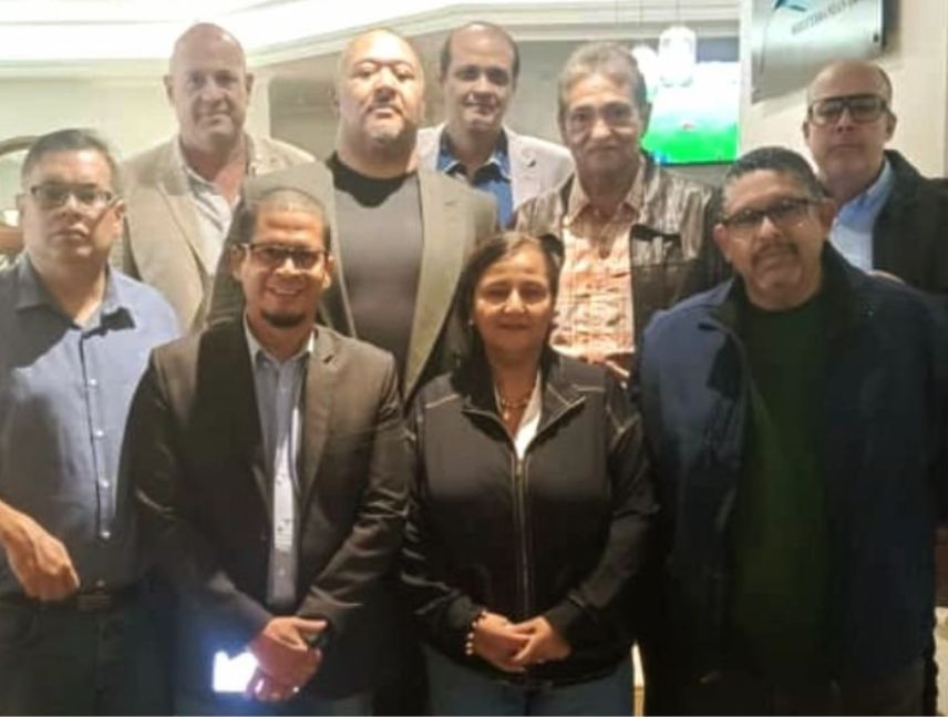 Nicmer Evans se reúne con Dinorah Figuera