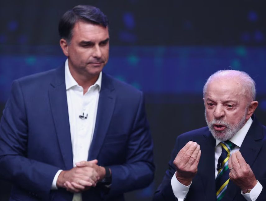 Lula da Silva y Flávio Bolsonaro se enfrentan cara a cara en su primer debate