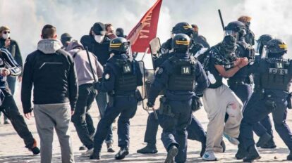 Francia reconoce "pérdida de control" de la policía en protestas