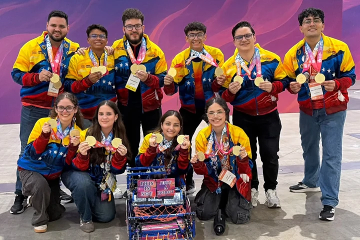 Venezuela logra el tricampeonato mundial de robótica en el First Global Challenge