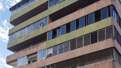Restituyen el servicio eléctrico en el edificio Mediterráneo