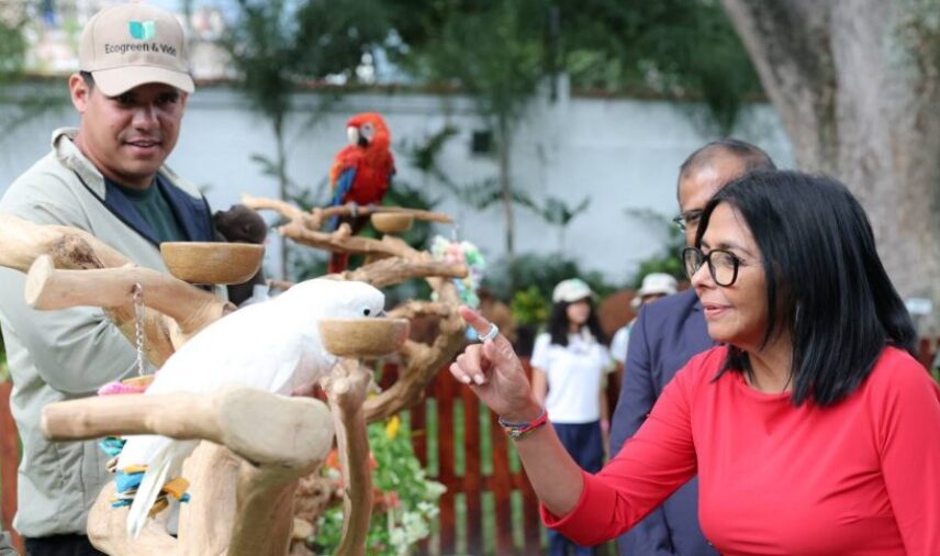 La presidenta llama a preservar la fauna y el medio ambiente.