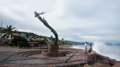Huracán Simón deja inundaciones y una persona fallecida en México