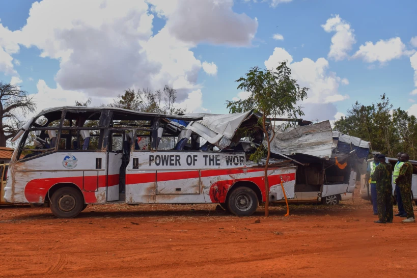 22 muertos dejó choque de autobús.