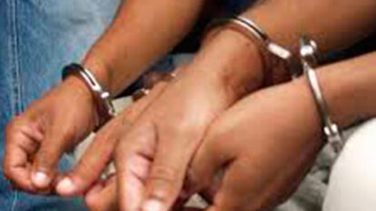 Detenidos padre e hijo.