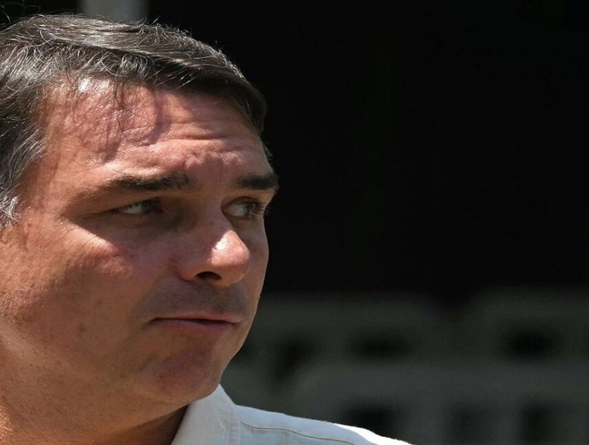 Fñávio Bolsonaro acepta los resultados electorales.
