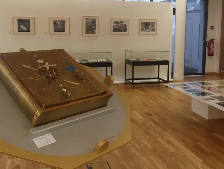 Roban en Francia libro único de 210 kilos ilustrado por Salvador Dalí