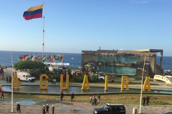 Inicia la construcción de viviendas en La Guaira.