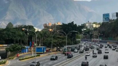Realizarán reparaciones en la autopista.