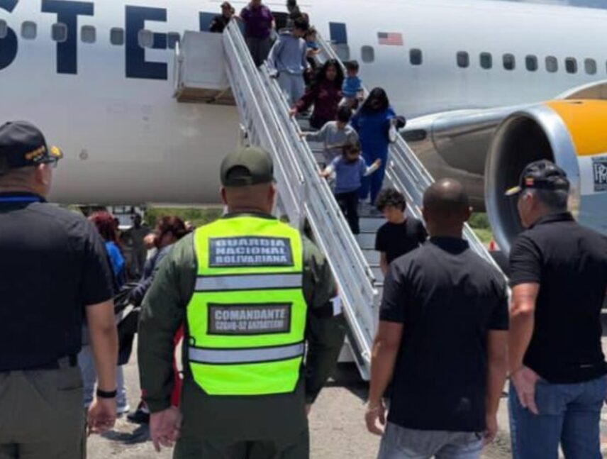 Dos nuevos vuelos de Vuelta a la Patria repatrian a 305 venezolanos desde EEUU
